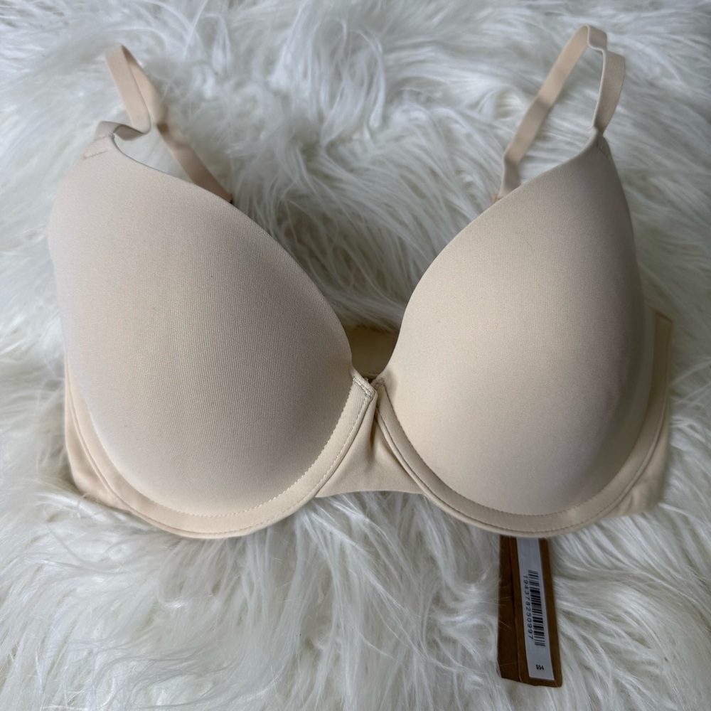 Skims Fits Everybody T-Shirt Bra 32D Women's Bra NWT Sand Kim Kardashian